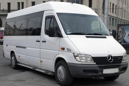 Mikroautobusu Mercedes Sprinter noma 14 17 19 20 sēdvietas
